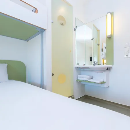 Ibis Budget Hotell 2*